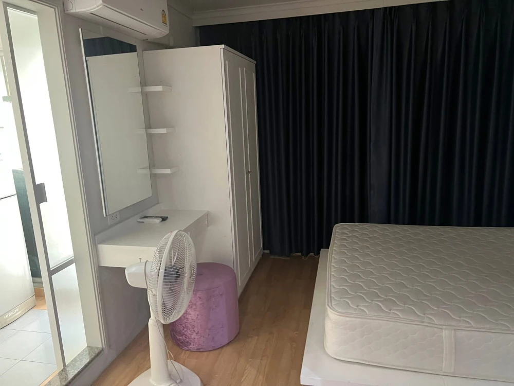 For rent: Lumpini Ville Ramkamhaeng 26. Beautiful and comfortable room, fully furnished. Book now!