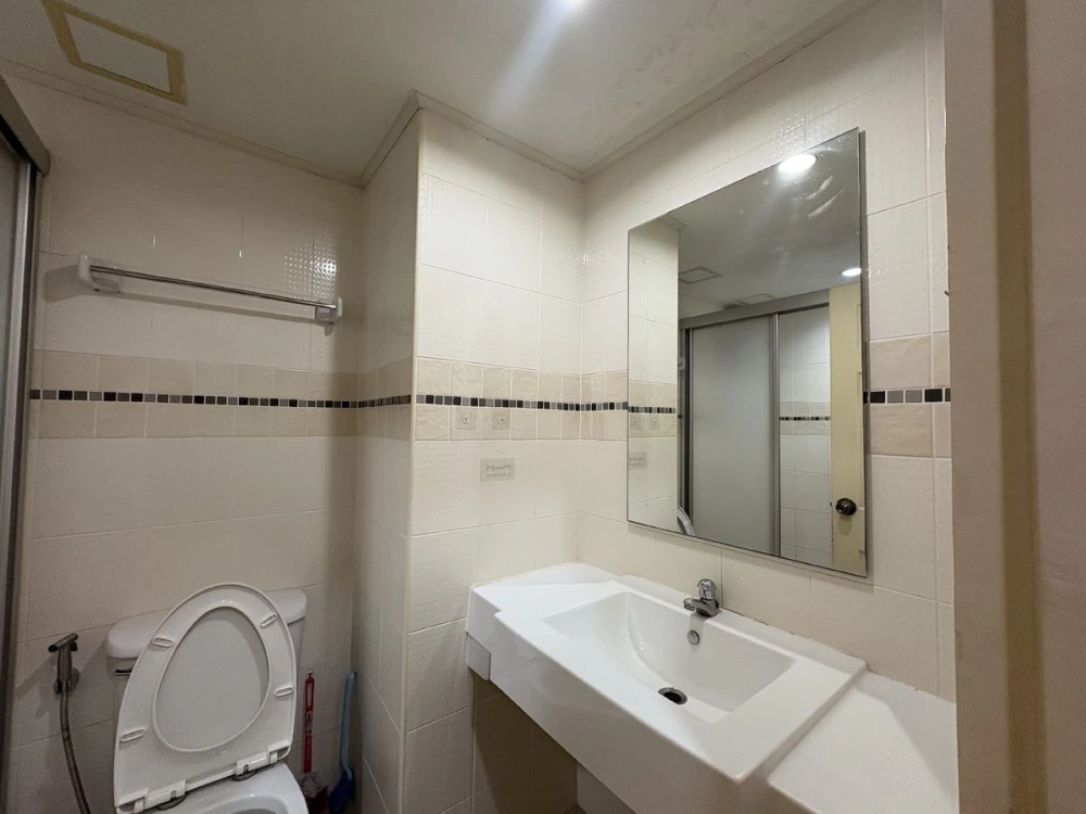 For rent: Lumpini Ville Ramkhamhaeng 44, 22nd floor, fully furnished, nice to live in, reserve now, don't miss out!