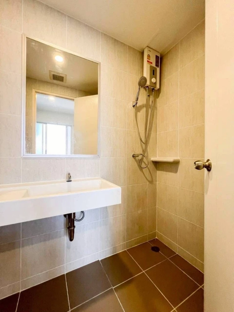 For rent: Lumpini Ville Ratchaphruek-Bangwaek, 7th floor, nice room, fully furnished, reserve now.
