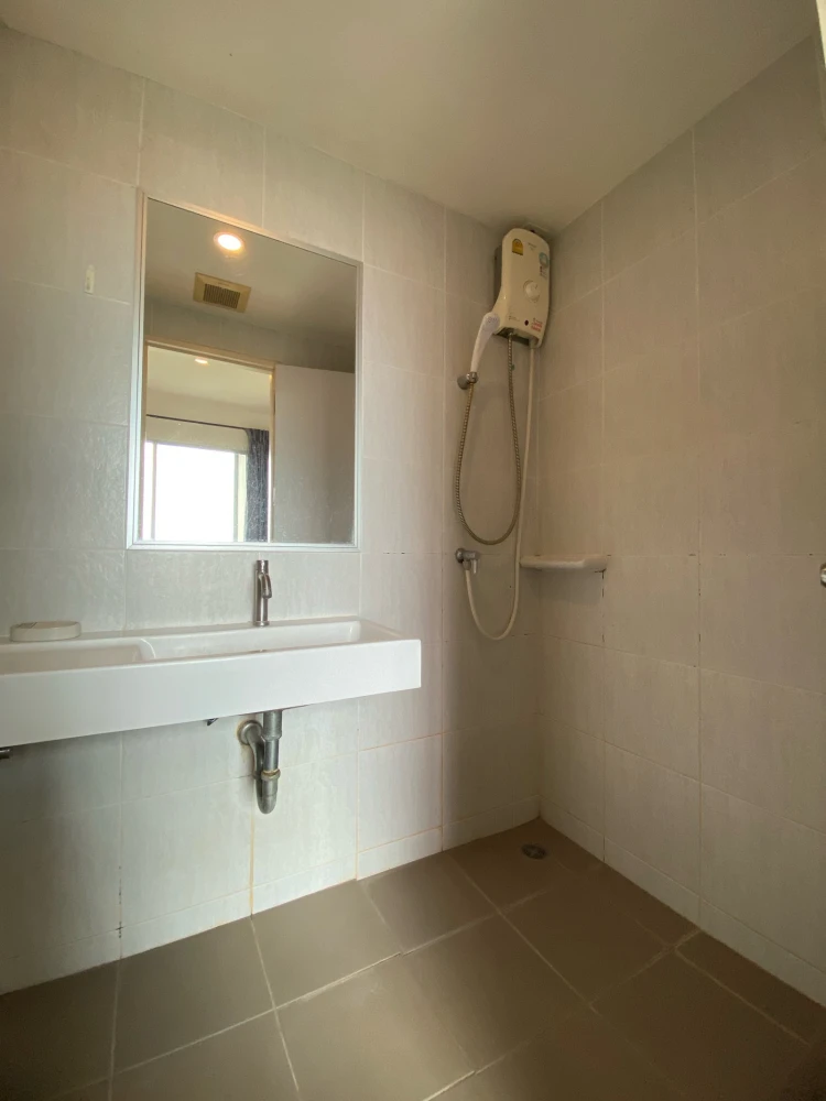 For rent: Lumpini Ville Ratchaphruek-Bangwaek, 8th floor, fully furnished, very livable. Book now! (Urgent!)