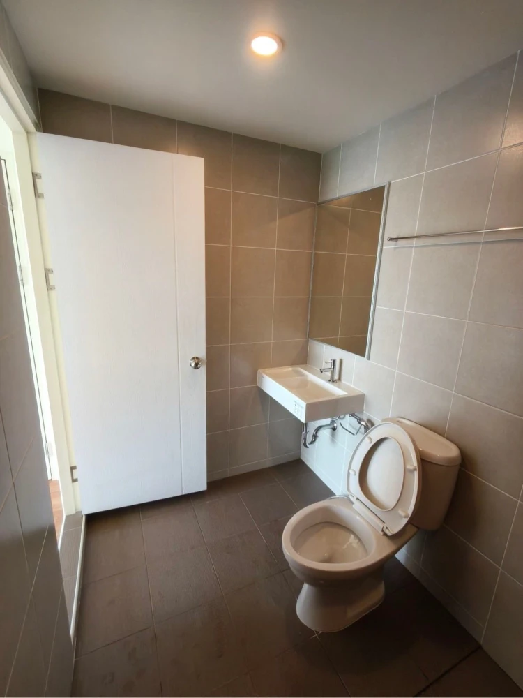 For rent: Lumpini Ville Sukhumvit 101/1-Punnawithi, north-facing room, cool breeze, lots of usable space. Can you not book it?