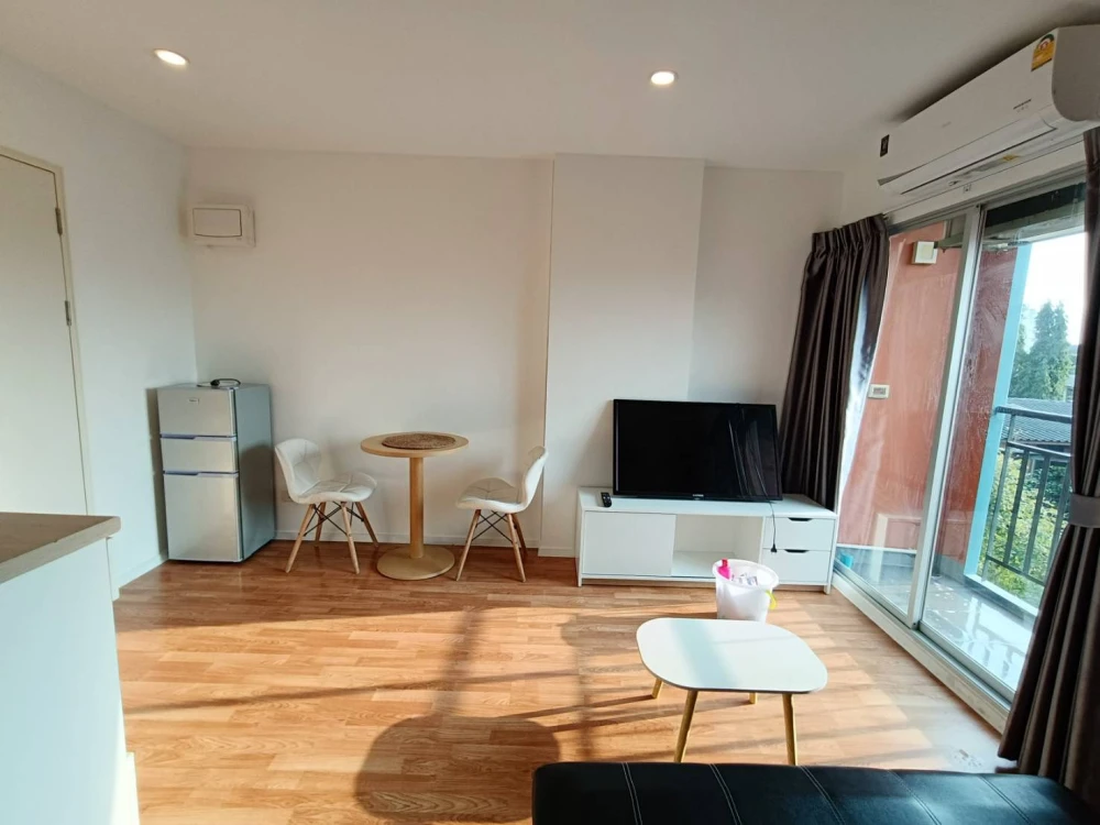 For rent: Lumpini Ville Sukhumvit 101/1-Punnawithi. Nice room, great location, convenient transportation. Just bring your bags and move in!