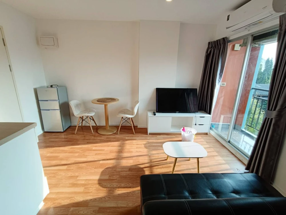 For rent: Lumpini Ville Sukhumvit 101/1-Punnawithi. Nice room, great location, convenient transportation. Just bring your bags and move in!