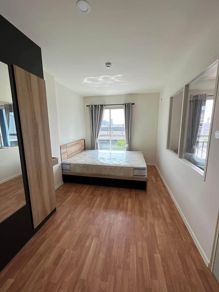 For rent: Lumpini Ville Sukhumvit 101/1-Punnawithi. A lovely room in a great location with an unobstructed view and good feng shui. Book now!