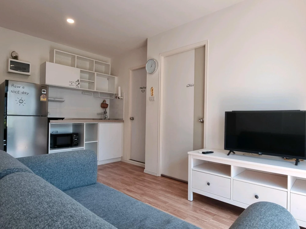 For rent: Lumpini Ville Sukhumvit 76 - Bearing Station, 2nd floor, 4th unit, pool view, fully furnished. Book now!