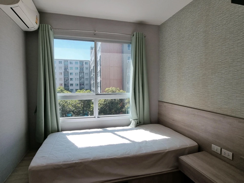 For rent: Lumpini Ville Sukhumvit 76 - Bearing Station, 2nd floor, 4th unit, pool view, fully furnished. Book now!