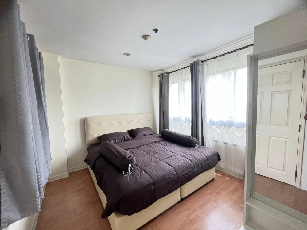 For rent: Lumpini Ville Sukhumvit 77, 1 bedroom, 1 bathroom, fully furnished, just bring your bags and move in! images