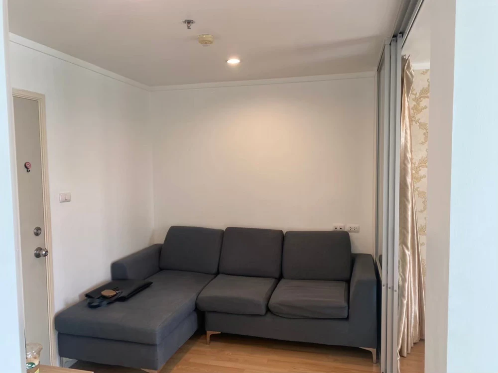 For rent: Lumpini Ville Sukhumvit 77-2 bedrooms with beautiful wallpaper and complete furniture. Reserve now!