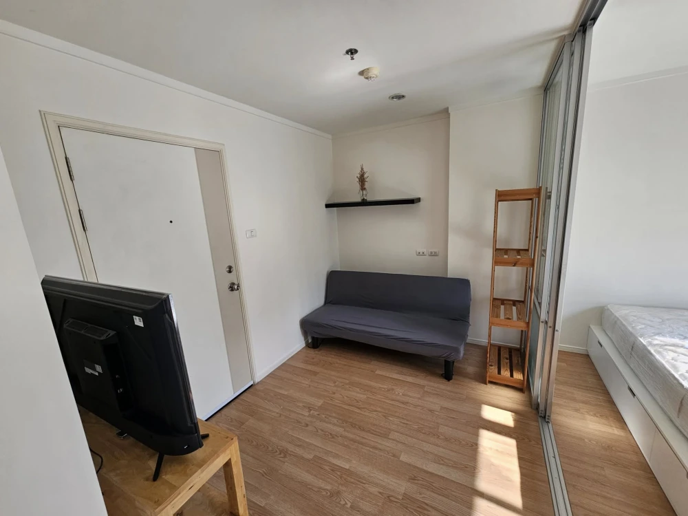 For rent: Lumpini Ville Sukhumvit 77 (Phase 2), corner room, no room opposite, city view, no building blocking, ready to move in
