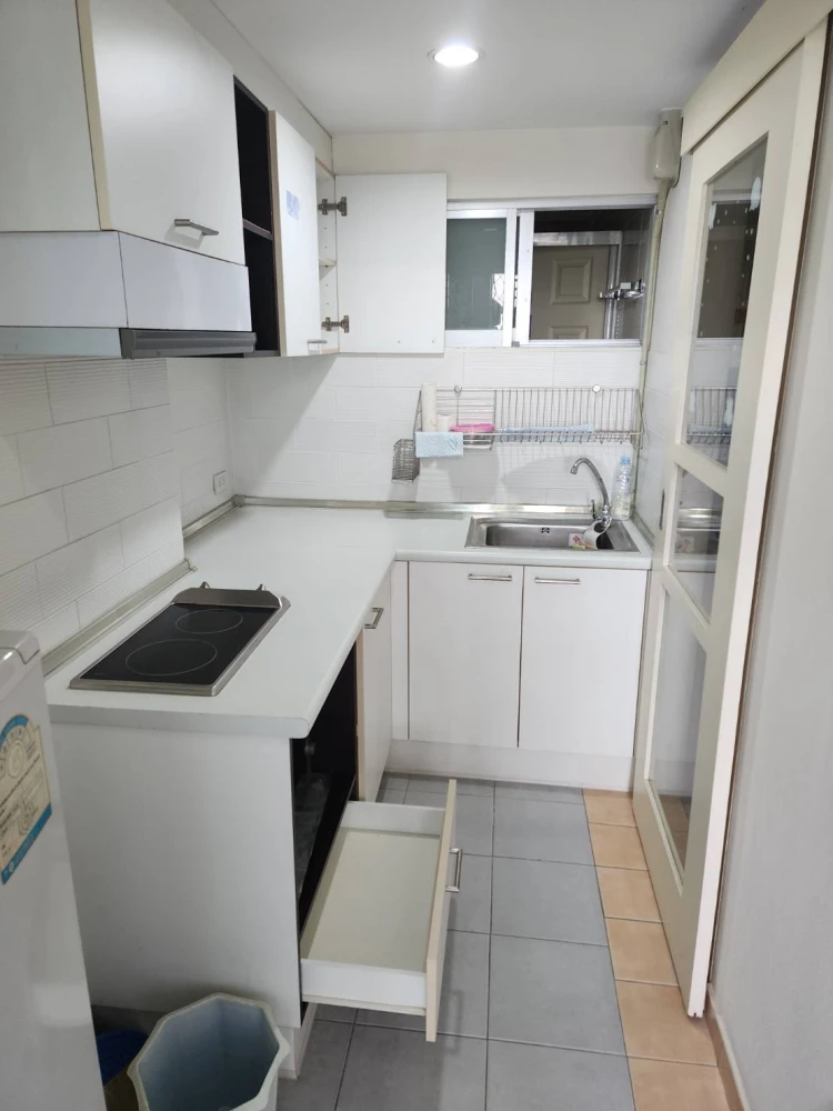 For rent: Lumpini Ville Sukhumvit 77, 21st floor, comes with complete furniture and appliances. Reserve now.