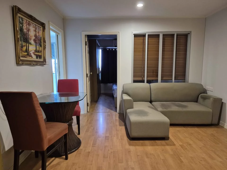 For rent: Lumpini Ville Sukhumvit 77, spacious room with plenty of usable space, great price, hurry and reserve now!
