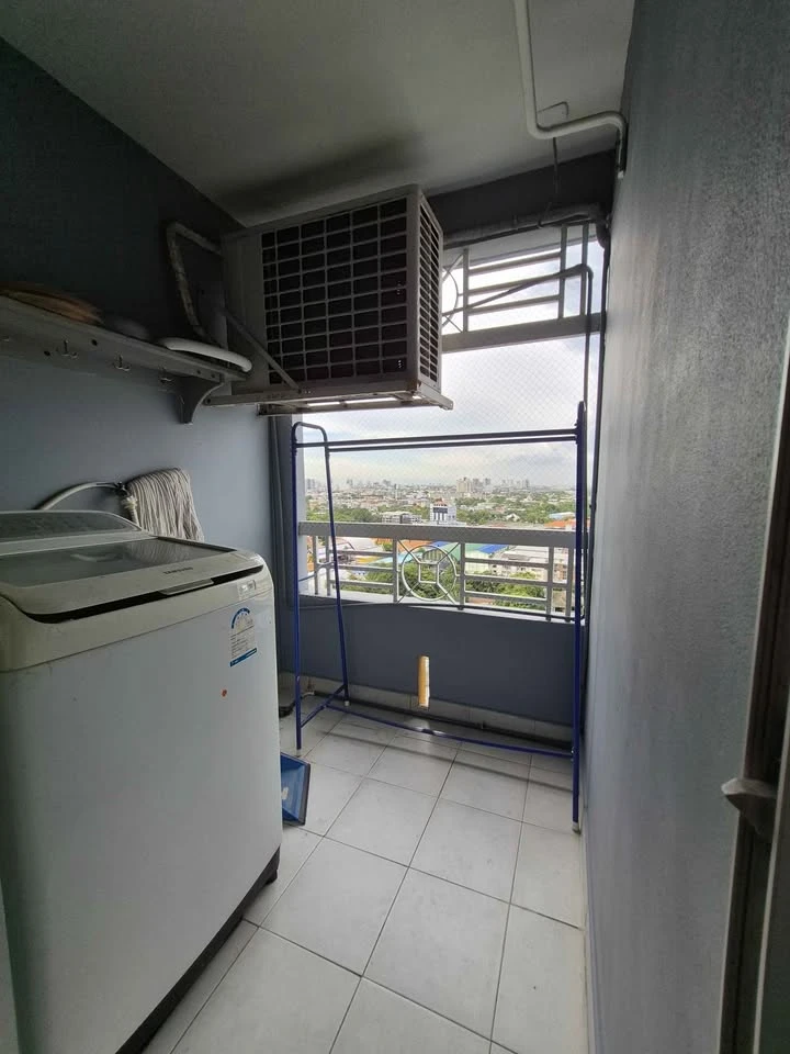 For rent: Lumpini Ville Sukhumvit 77, spacious room with plenty of usable space, great price, hurry and reserve now!