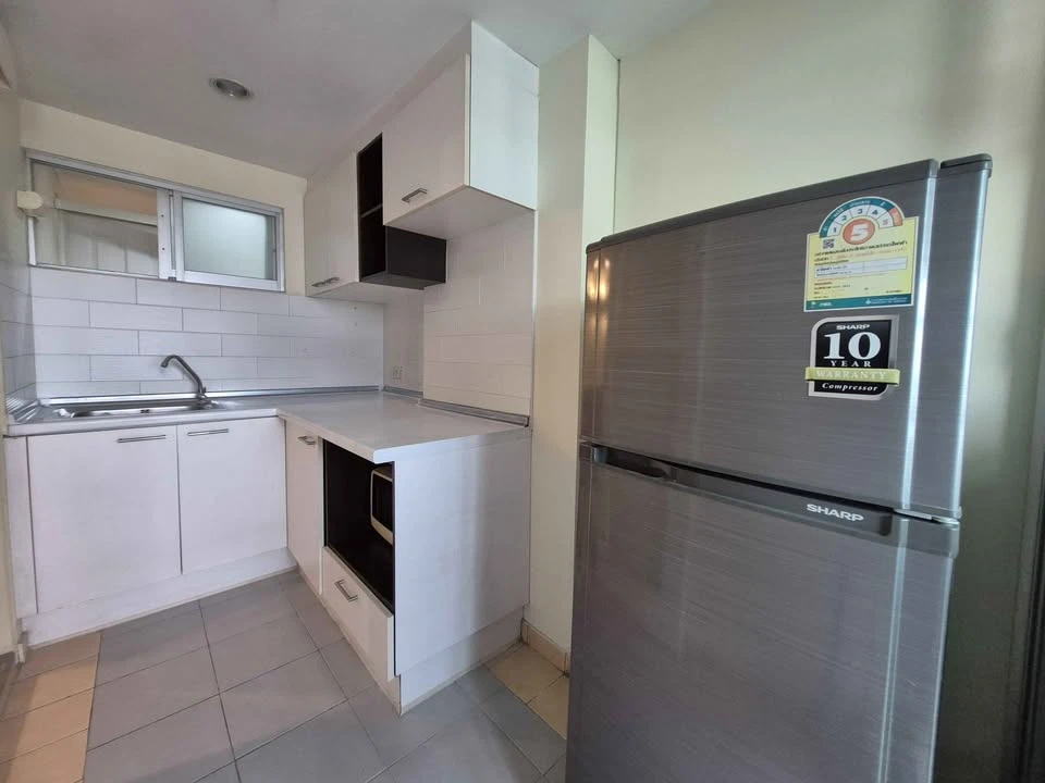 For rent: Lumpini Ville Sukhumvit 77, spacious room with plenty of usable space, great price, hurry and reserve now!