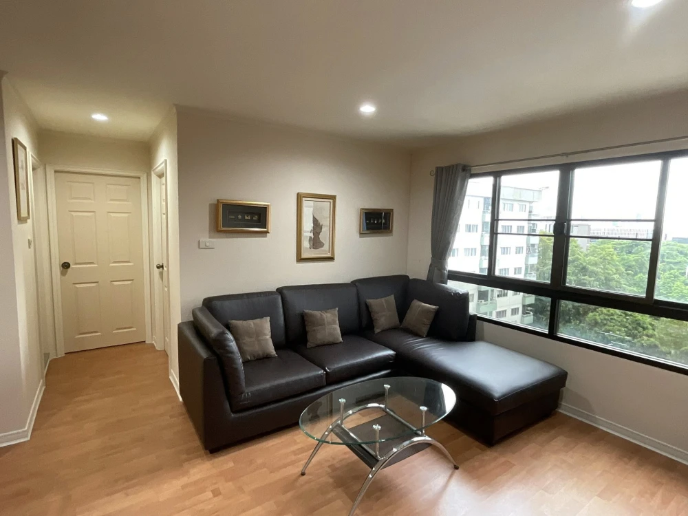 For rent: Lumpini Ville Sukhumvit 77, spacious room with plenty of usable space, fully furnished and equipped with amenities. Reserve now!