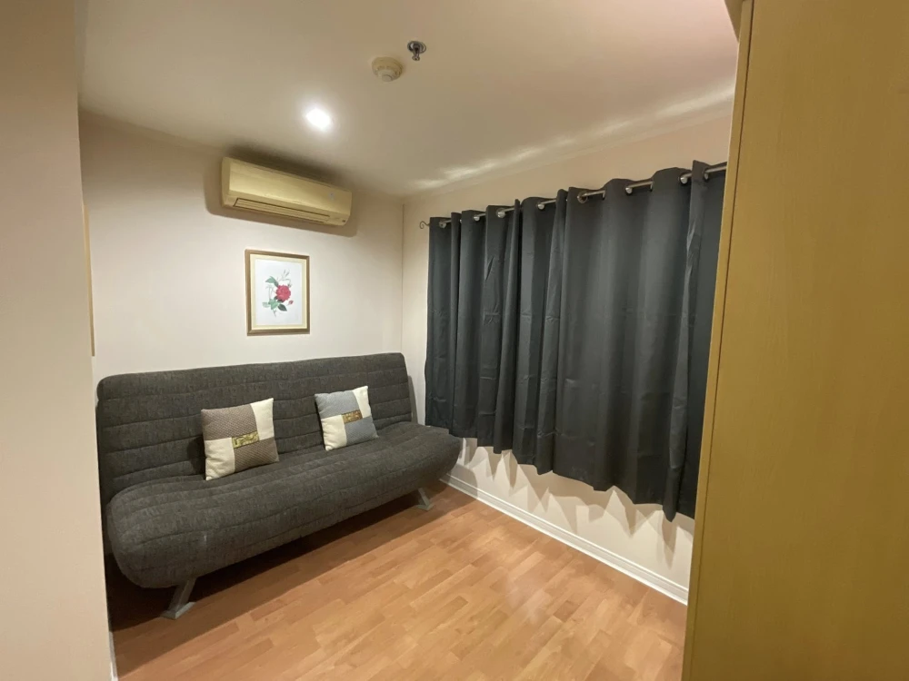 For rent: Lumpini Ville Sukhumvit 77, spacious room with plenty of usable space, fully furnished and equipped with amenities. Reserve now!