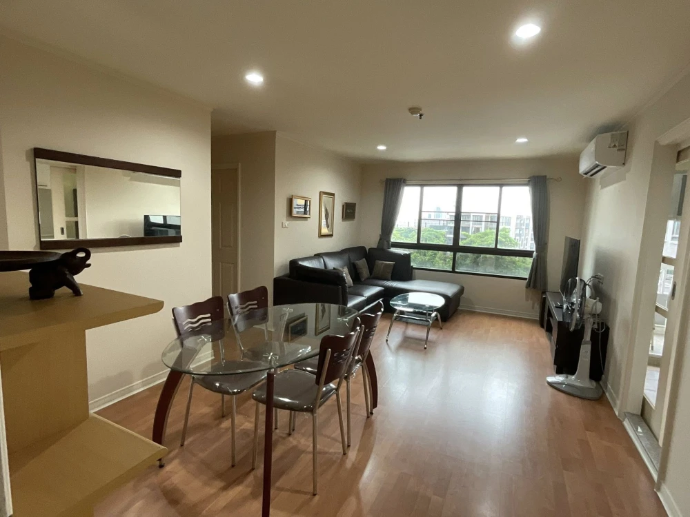 For rent: Lumpini Ville Sukhumvit 77, spacious room with plenty of usable space, fully furnished and equipped with amenities. Reserve now!