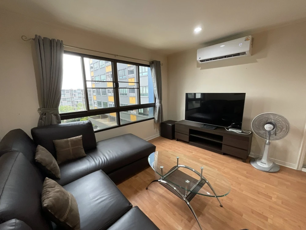 For rent: Lumpini Ville Sukhumvit 77, spacious room with plenty of usable space, fully furnished and equipped with amenities. Reserve now!