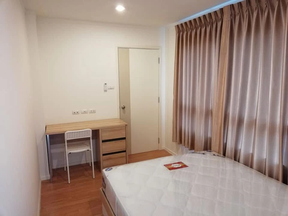 For rent: Lumpini Ville Sukhumvit 77 Phase 2. Large, comfortable unit with ample living space at an amazing price. Don't miss out!