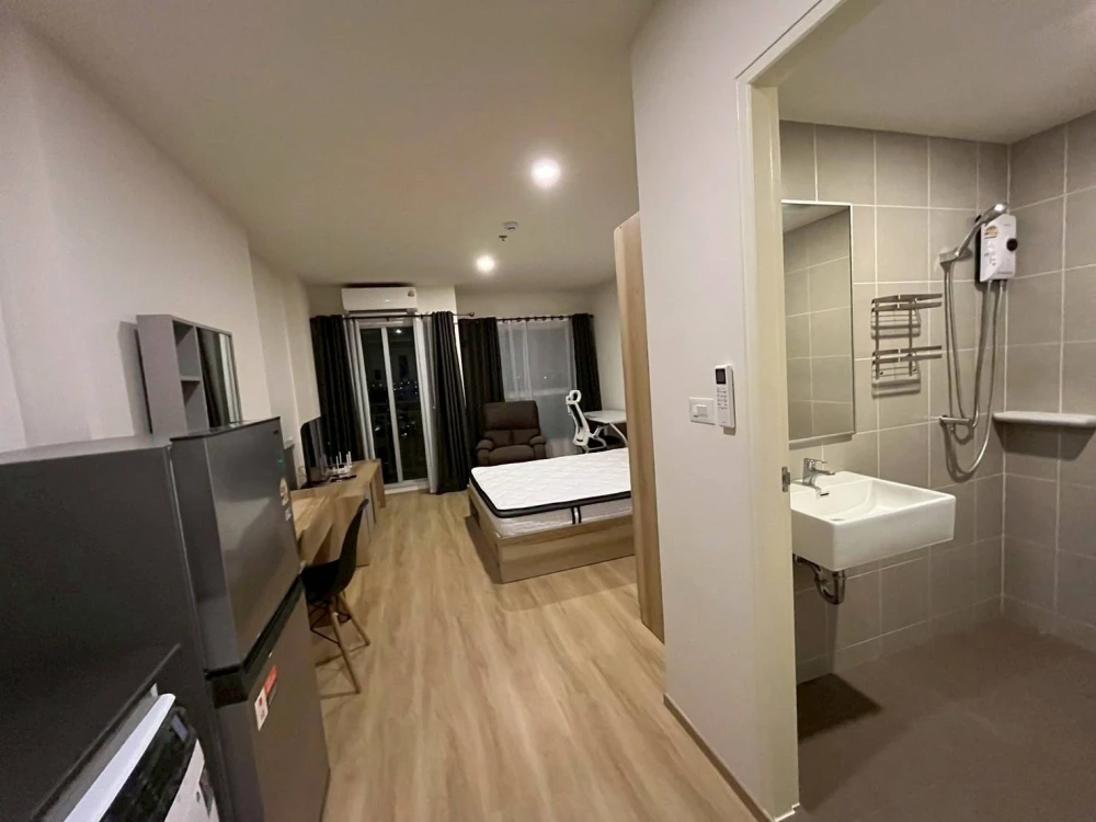 For rent Lumpini ville Charan-Fai Chai, studio room, 15th floor, swimming pool view, hurry and reserve now, don't wait.