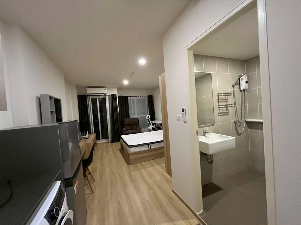 For rent Lumpini ville Charan-Fai Chai, studio room, 15th floor, swimming pool view, hurry and reserve now, don't wait.