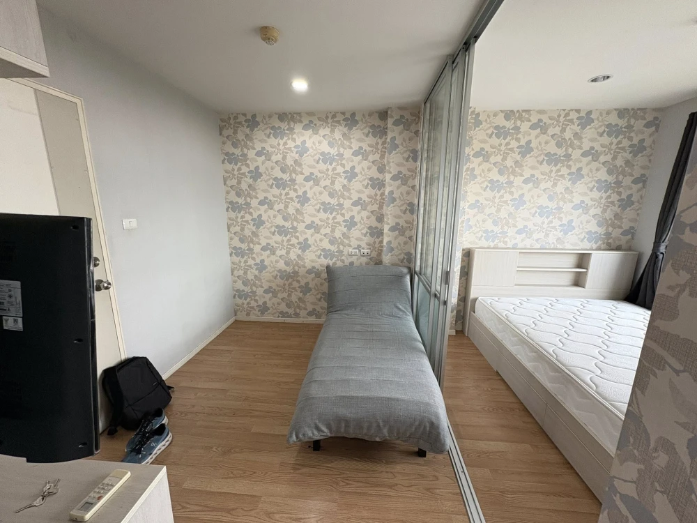 For rent Lumpini_ville_onnut46, a nice room with good wallpaper, a very good price, you must hurry and reserve it.