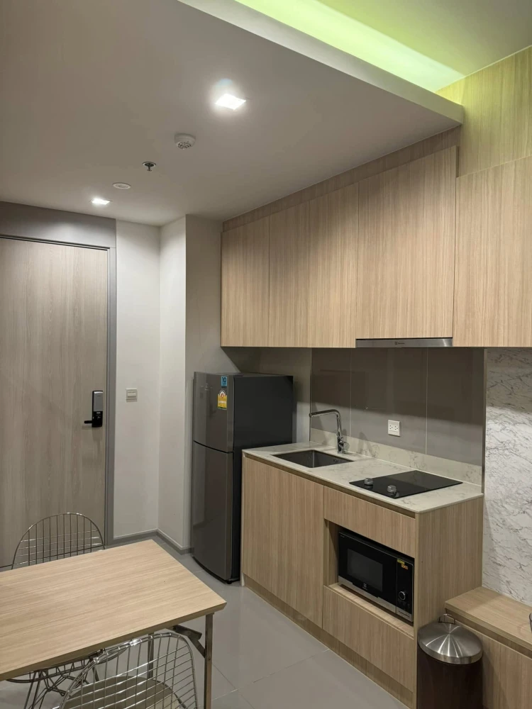 For rent: M Jatujak, 19th floor, comes with complete furniture and appliances. Hurry and reserve now, don't wait.