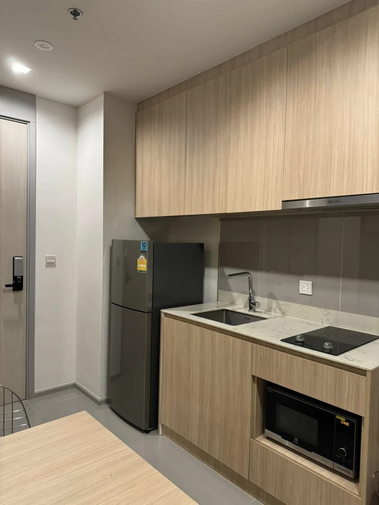 For rent: M Jatujak, 19th floor, comes with complete furniture and appliances. Hurry and reserve now, don't wait.
