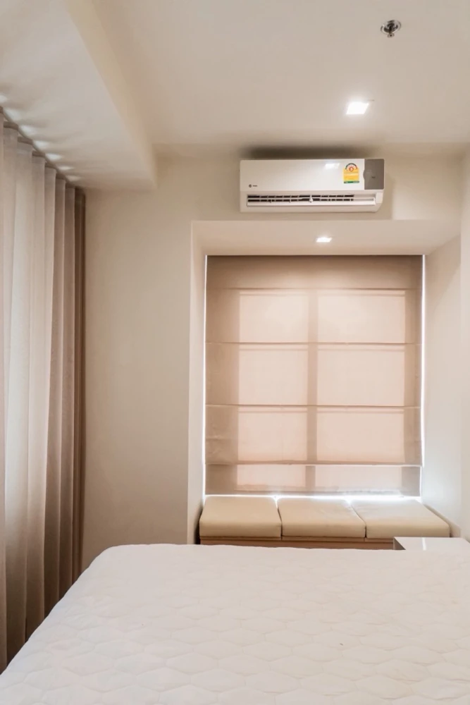 For rent: M Jatujak, 34th floor. Spacious room, fully furnished, very livable. Book now, don't wait!