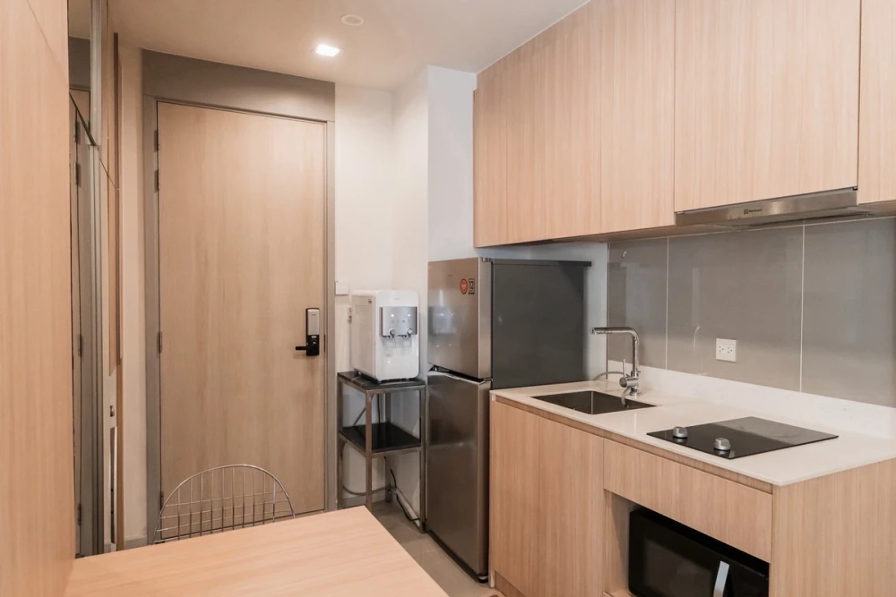 For rent: M Jatujak, 34th floor. Spacious room, fully furnished, very livable. Book now, don't wait!