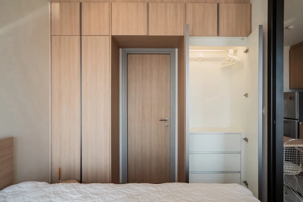 For rent: M Jatujak, 34th floor. Spacious room, fully furnished, very livable. Book now, don't wait!