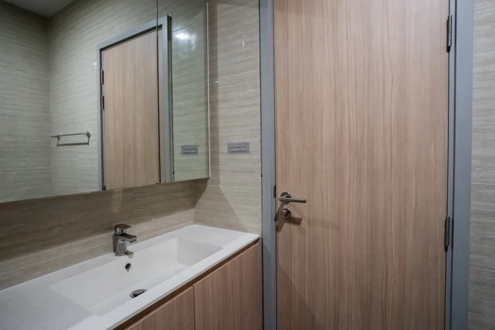 For rent: M Jatujak, 34th floor. Spacious room, fully furnished, very livable. Book now, don't wait!