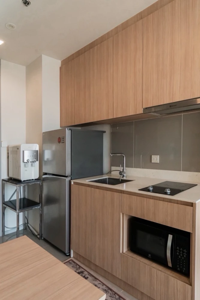 For rent: M Jatujak, 34th floor. Spacious room, fully furnished, very livable. Book now, don't wait!