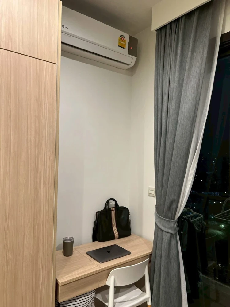 M Jatujak condo for rent. Very high floor. Pets allowed. Fully furnished with appliances. Book now!