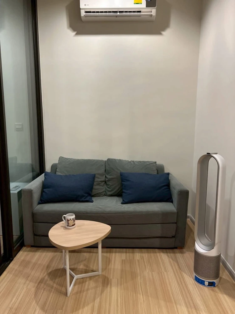 M Jatujak condo for rent. Very high floor. Pets allowed. Fully furnished with appliances. Book now!