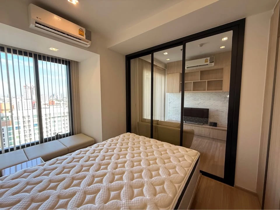 M Jatujak Condo for rent, fully furnished, Building B, 10th floor. Complete amenities. Ready to move in!