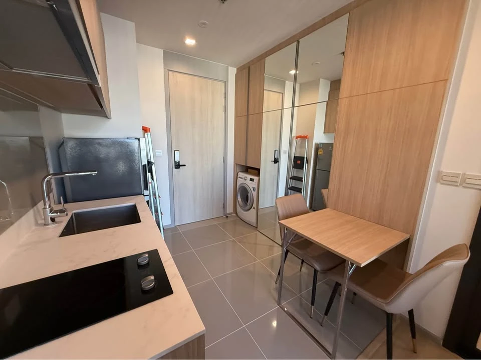 M Jatujak Condo for rent, fully furnished, Building B, 10th floor. Complete amenities. Ready to move in!