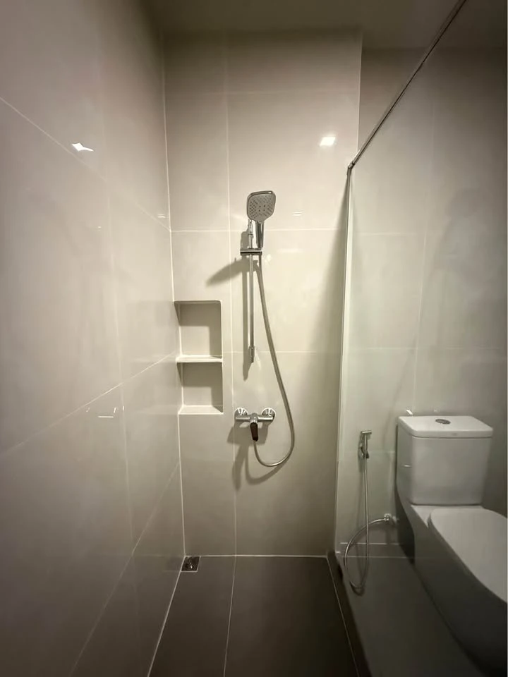 M Jatujak Condo for rent, fully furnished, Building B, 10th floor. Complete amenities. Ready to move in!