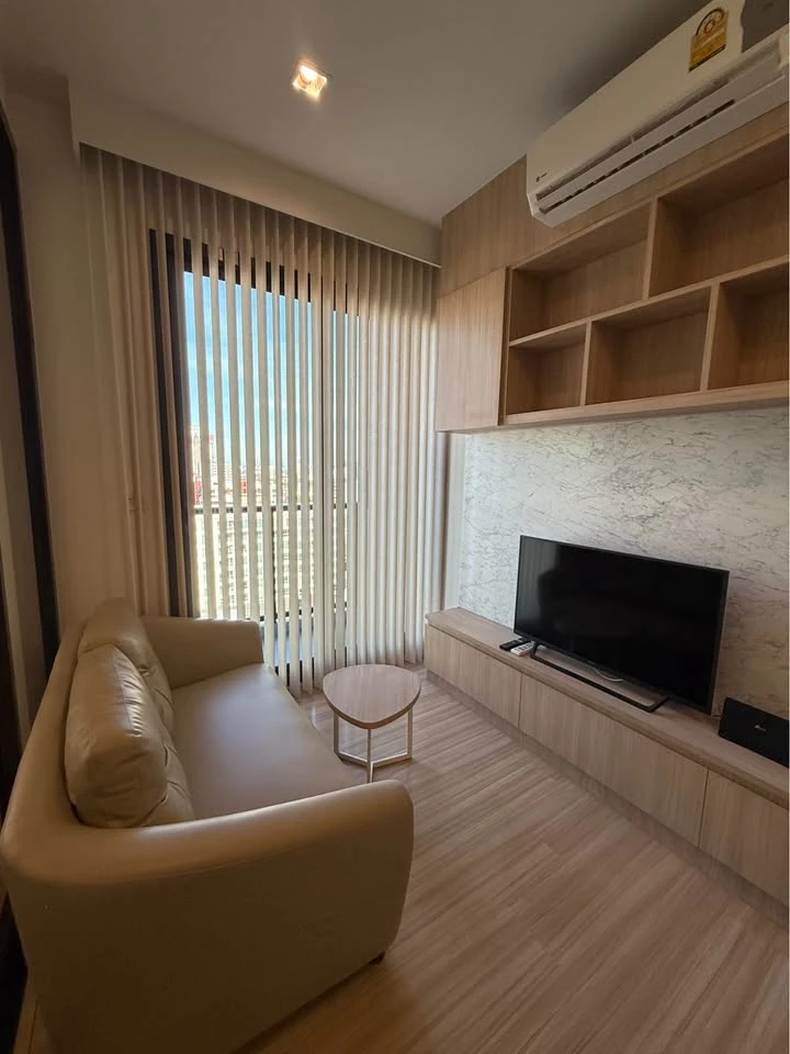 M Jatujak Condo for rent, fully furnished, Building B, 10th floor. Complete amenities. Ready to move in!