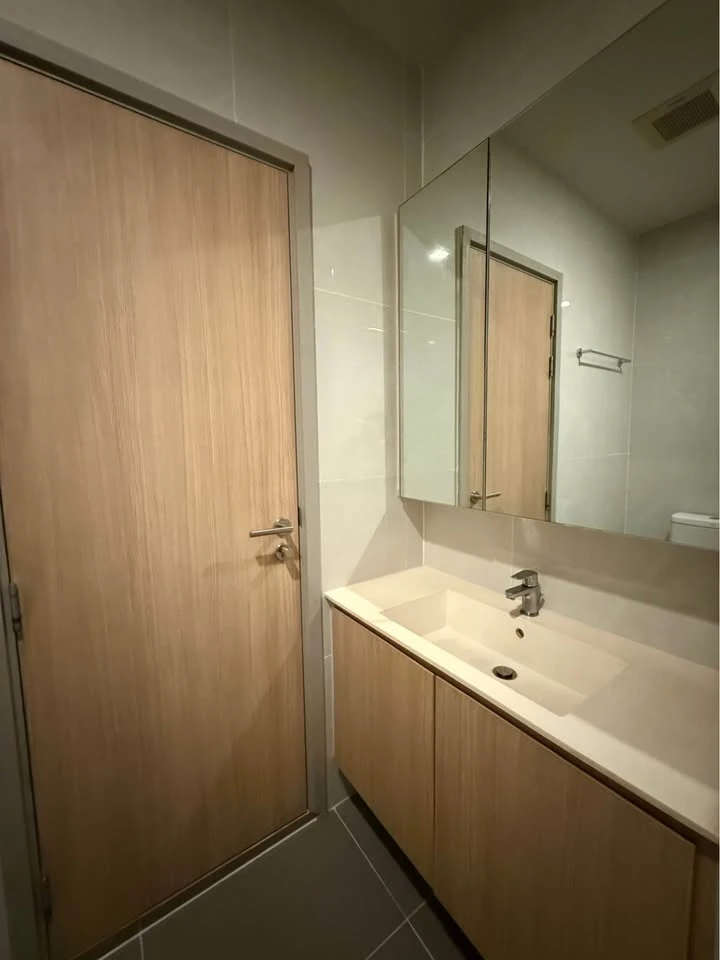 M Jatujak Condo for rent, fully furnished, Building B, 10th floor. Complete amenities. Ready to move in!