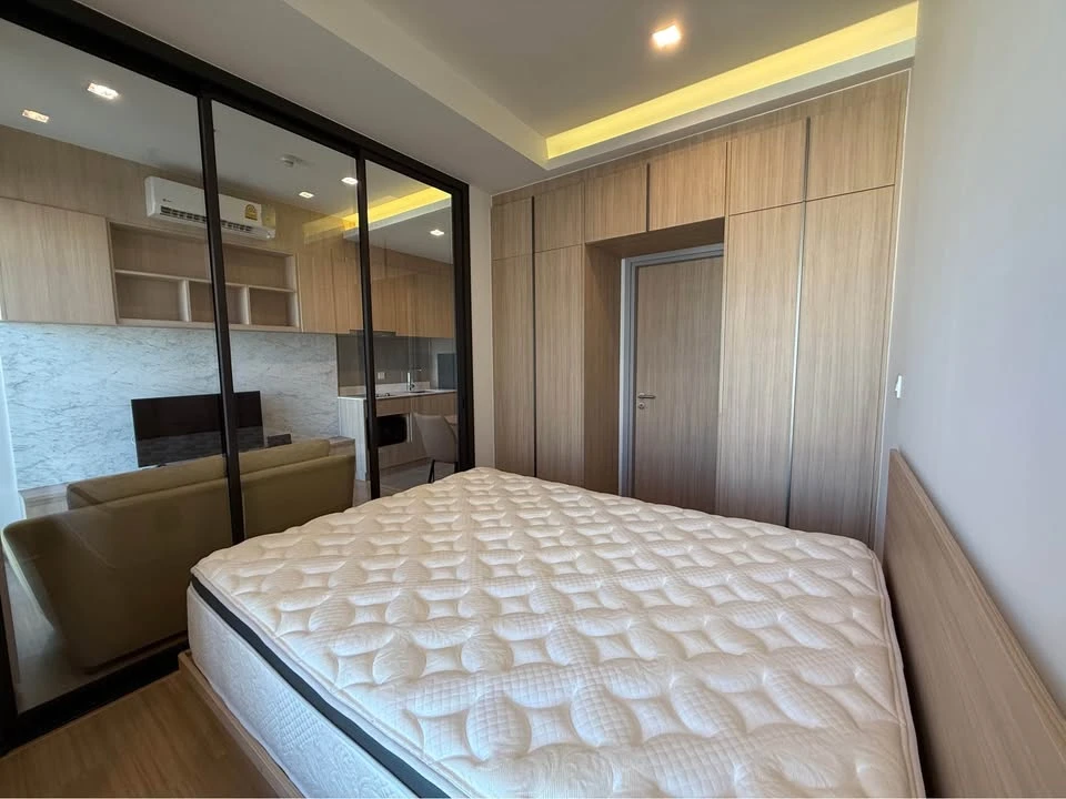 M Jatujak Condo for rent, fully furnished, Building B, 10th floor. Complete amenities. Ready to move in!