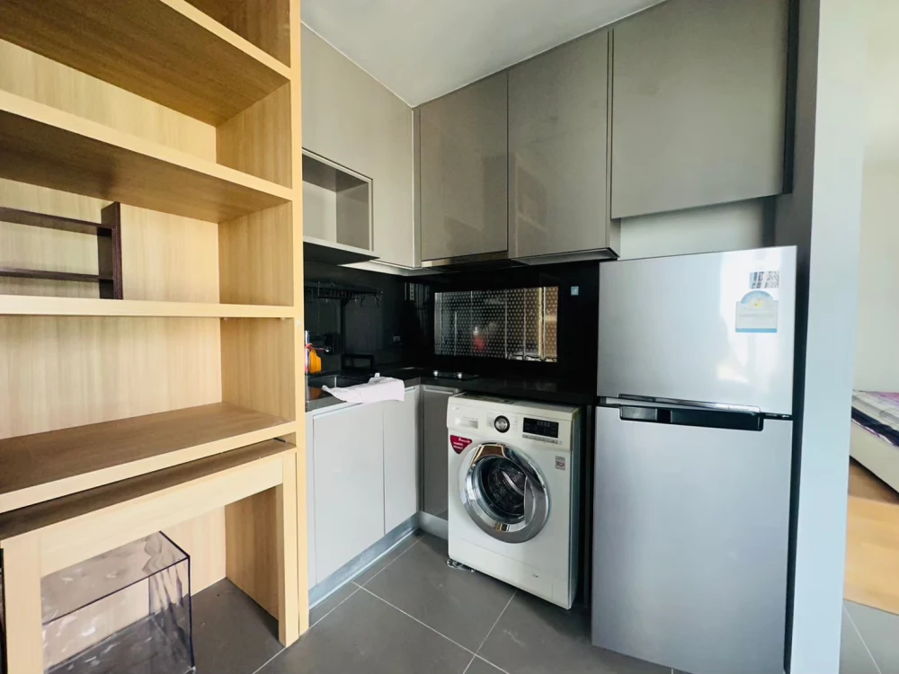 For rent: M Ladprao, 11th floor. A lovely, fully furnished unit. Book now!
