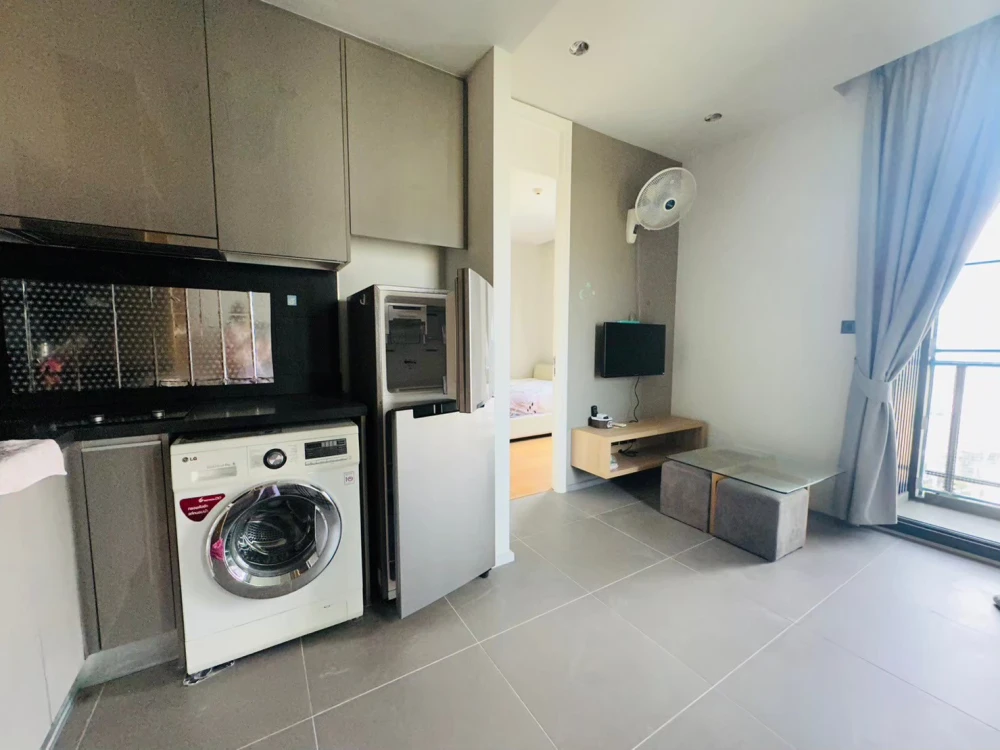 For rent: M Ladprao, 11th floor. A lovely, fully furnished unit. Book now!