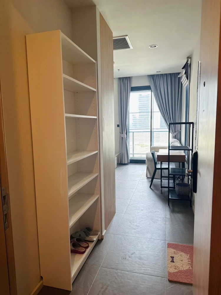 For rent: M Ladprao, 11th floor. A lovely, fully furnished unit. Book now!