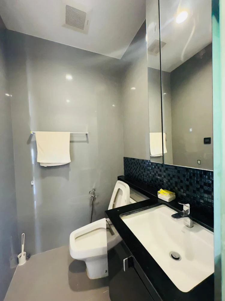 For rent: M Ladprao, 11th floor. A lovely, fully furnished unit. Book now!