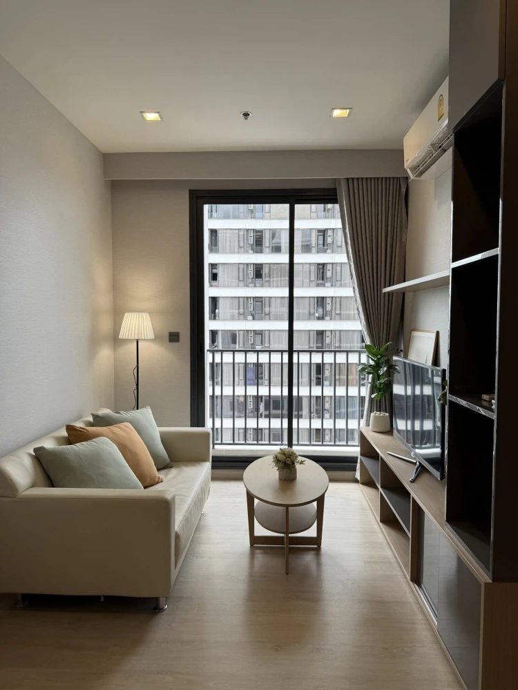 For rent: M Thonglor 10, 19th floor, fully furnished room, very cool, ready to move in, reserve now, don't miss out.