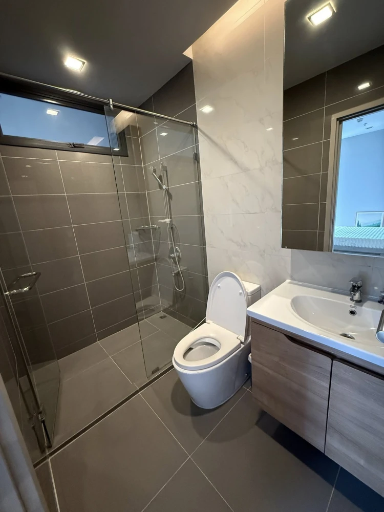 For rent: M Thonglor 10, 19th floor, fully furnished room, very cool, ready to move in, reserve now, don't miss out.