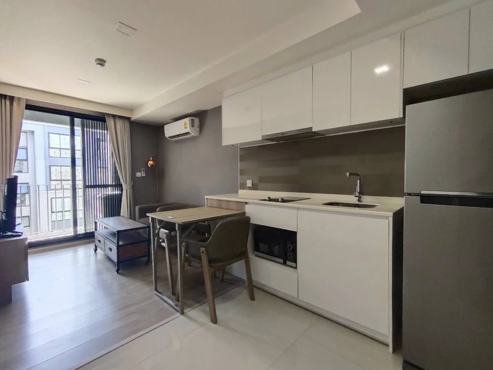 For rent: Maestro 03 Ratchada – Rama 9. Spacious and comfortable room, fully furnished, pets allowed. Book now, don't miss out!+++