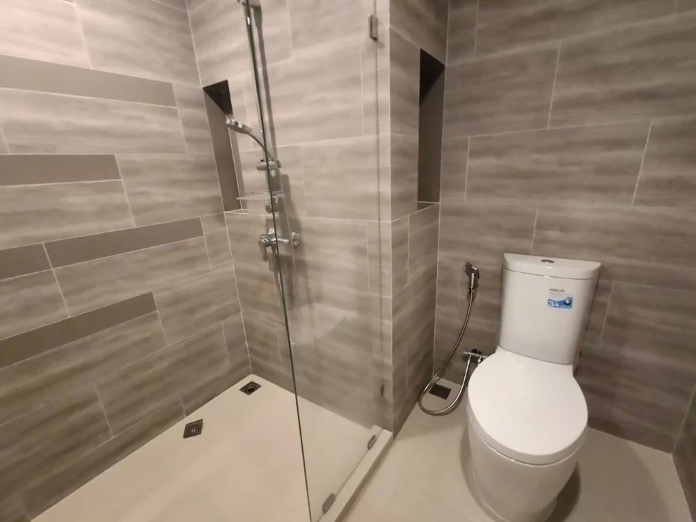 For rent: Maestro 03 Ratchada – Rama 9. Spacious and comfortable room, fully furnished, pets allowed. Book now, don't miss out!+++