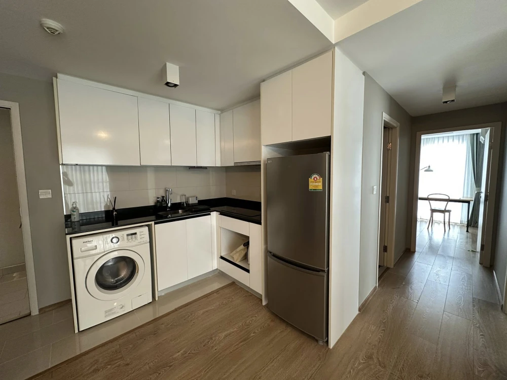 Maestro 39 for rent, corner room with balcony and open view, pet friendly, animal lovers must not miss.