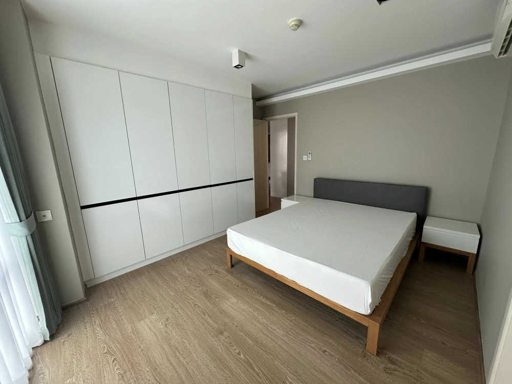 Maestro 39 for rent, corner room with balcony and open view, pet friendly, animal lovers must not miss.